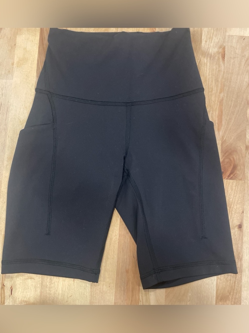 Lululemon Women’s High-Waist Black Bike Shorts with pockets